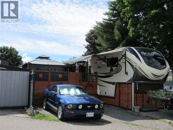 Property Photo:  415 Commonwealth Road 508  BC V4V 1P4 