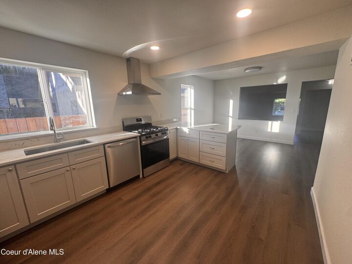Property Photo: 1001 N 6th St ID 83814