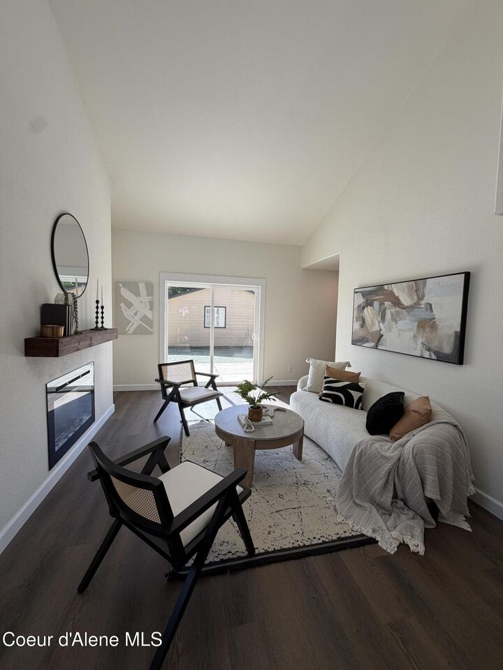 Property Photo:  1001 N 6th St  ID 83814 