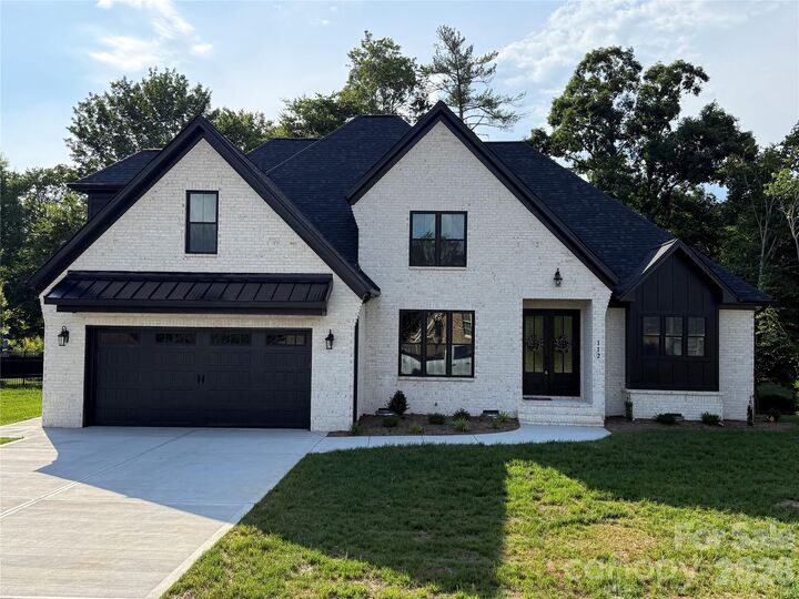 Property Photo: 112 Wexford Pointe 5 NC 28601