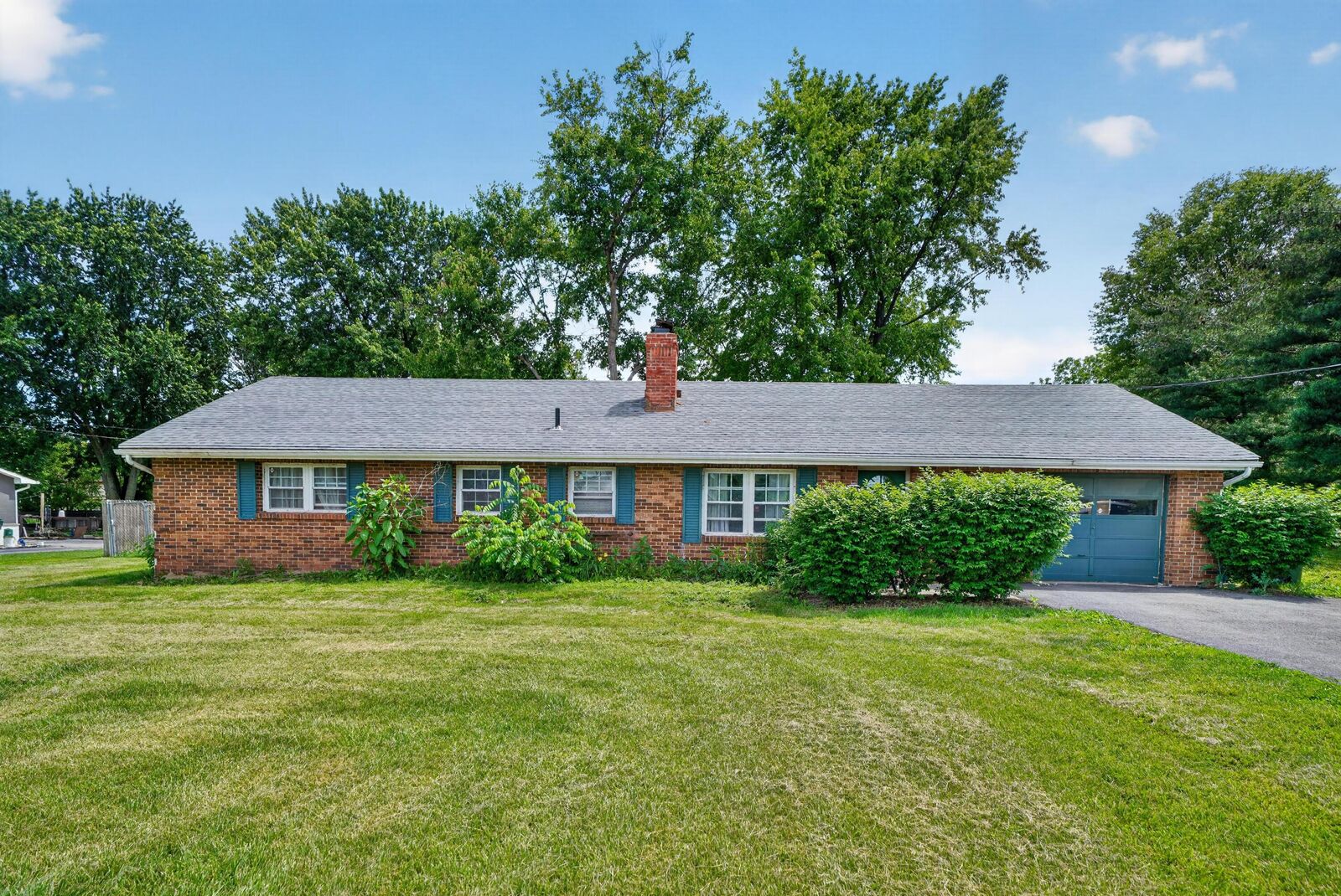 Property Photo: 589 Park Road OH 43085
