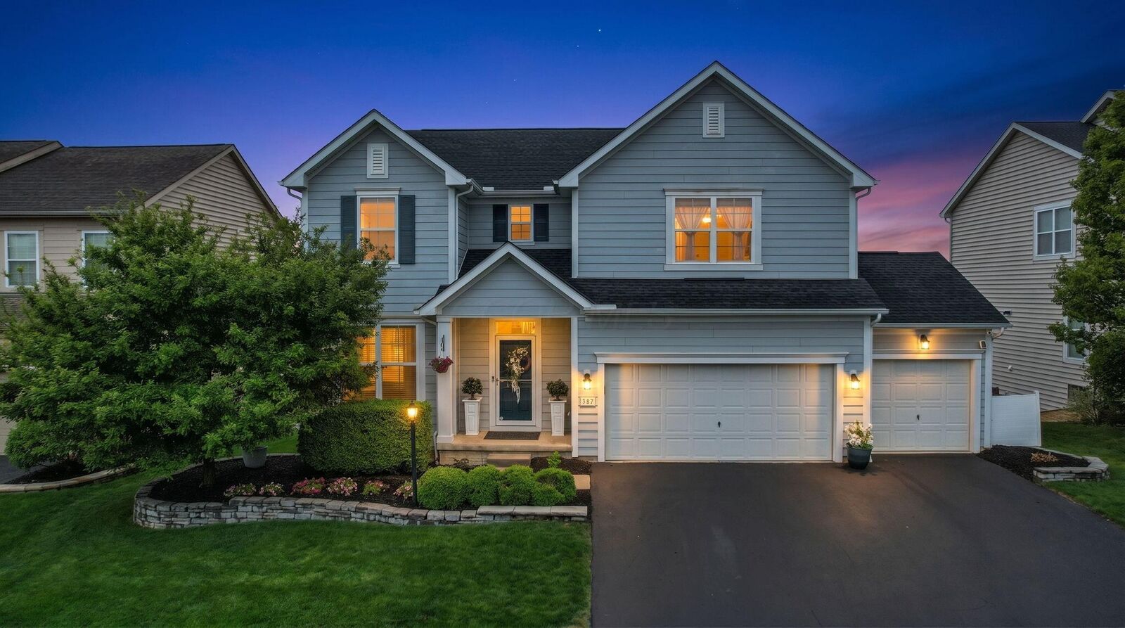 Property Photo:  327 Fox Glen E Drive  OH 43147 
