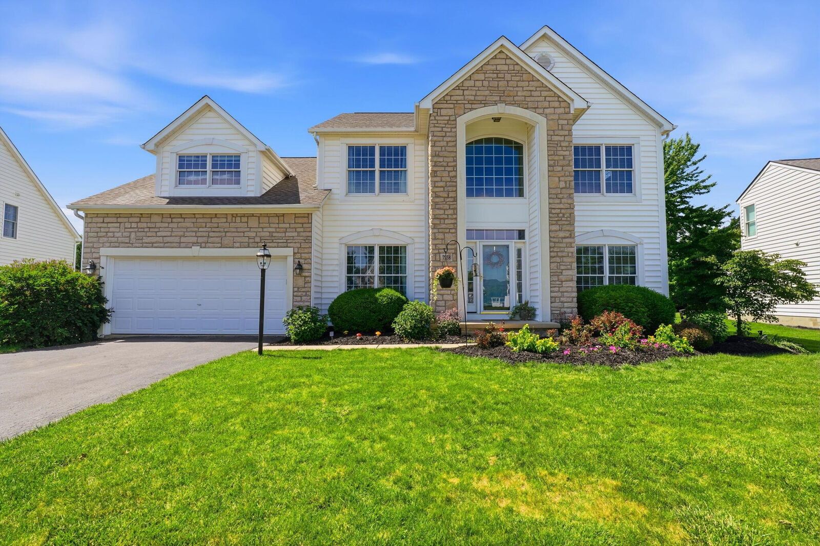 Property Photo: 7558 Fairfield Lakes Drive OH 43065