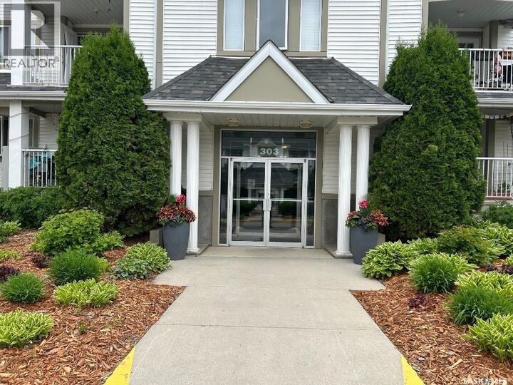 Property Photo:  305 303 Pinehouse Drive  SK S7K 7Z4 