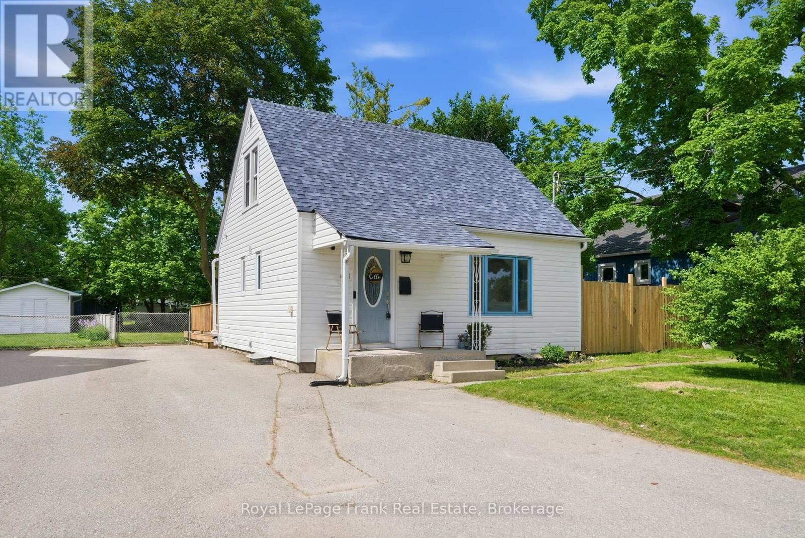 Property Photo: 46 Durham Street East ON K9V 1X1