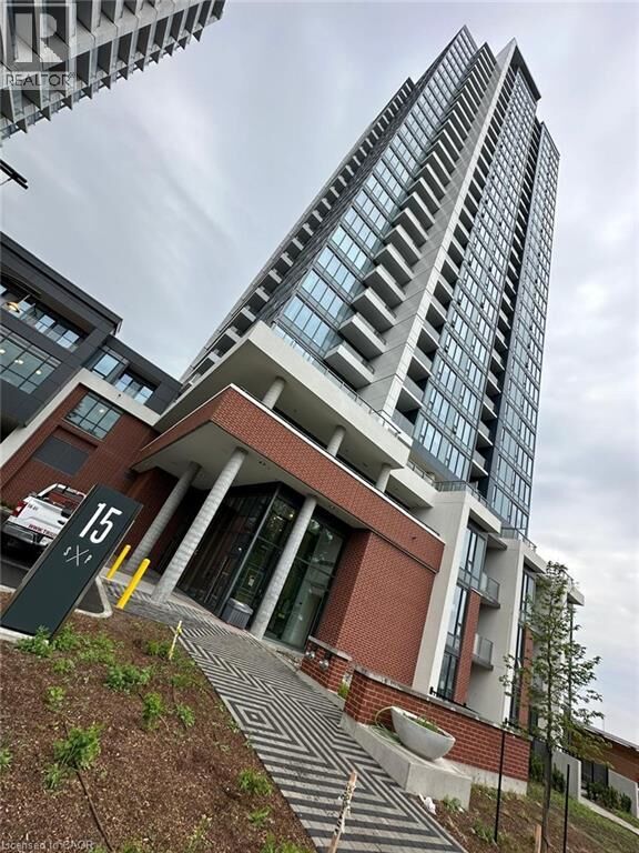 Property Photo:  15 Wellington Street 2914  ON N2G 0E3 