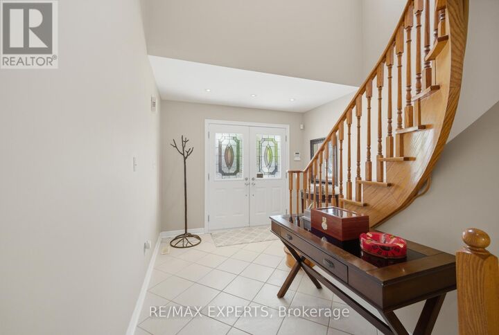 Property Photo:  204 Montebello Avenue  ON L4H 1L9 