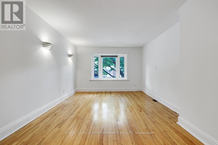 Property Photo: 152 Ivy Crescent ON K1M 1X6