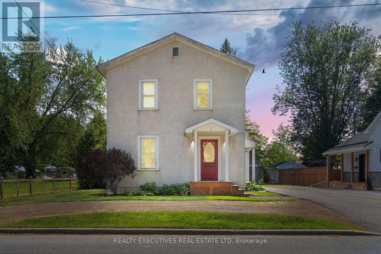 Property Photo:  22 Joseph Street  ON K0C 1H0 