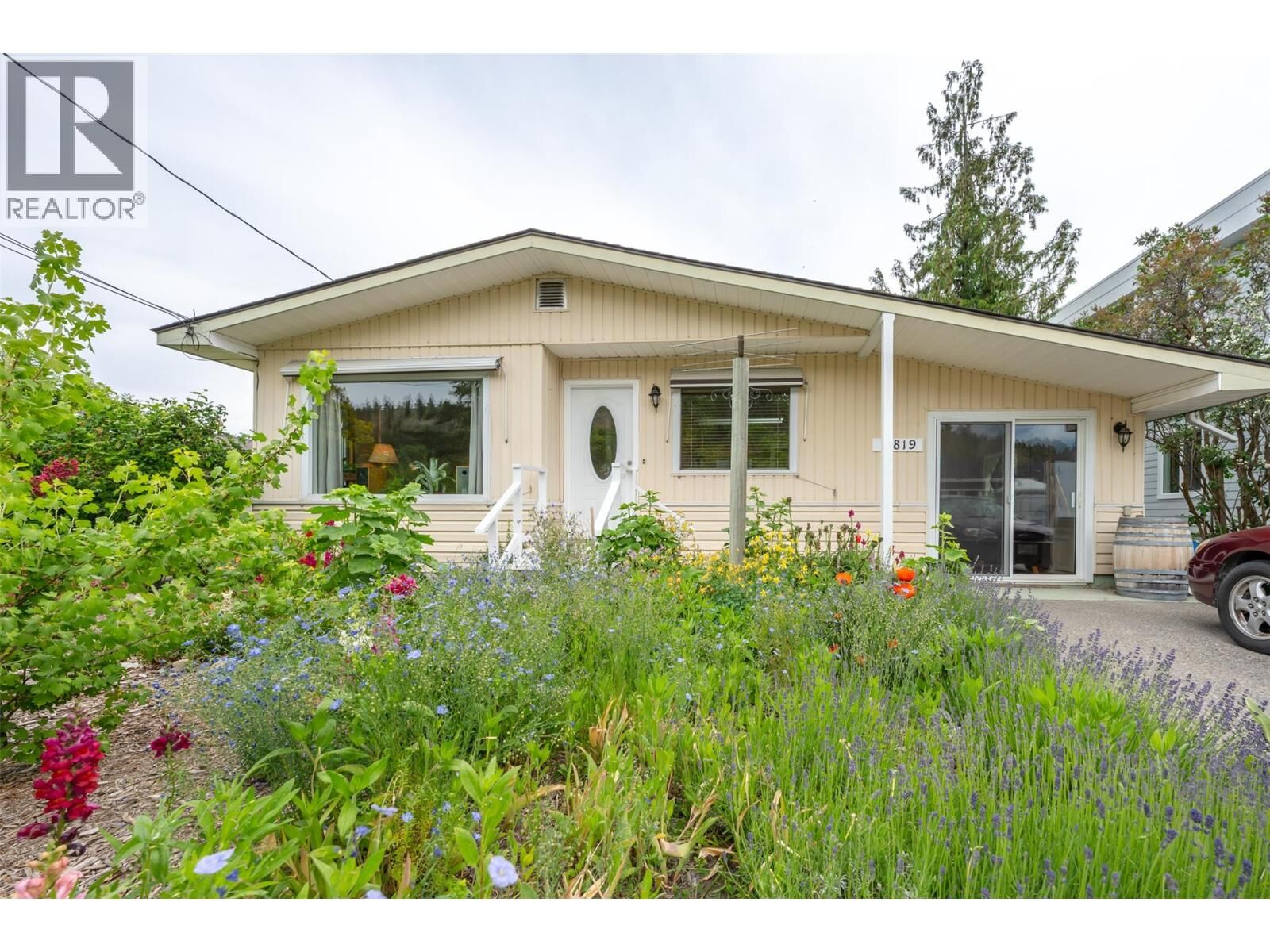 Property Photo:  11819 Grant Avenue  BC V0H 1Z8 