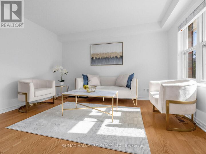 Property Photo: 81 Northern Heights Drive 15A ON L4B 4C9