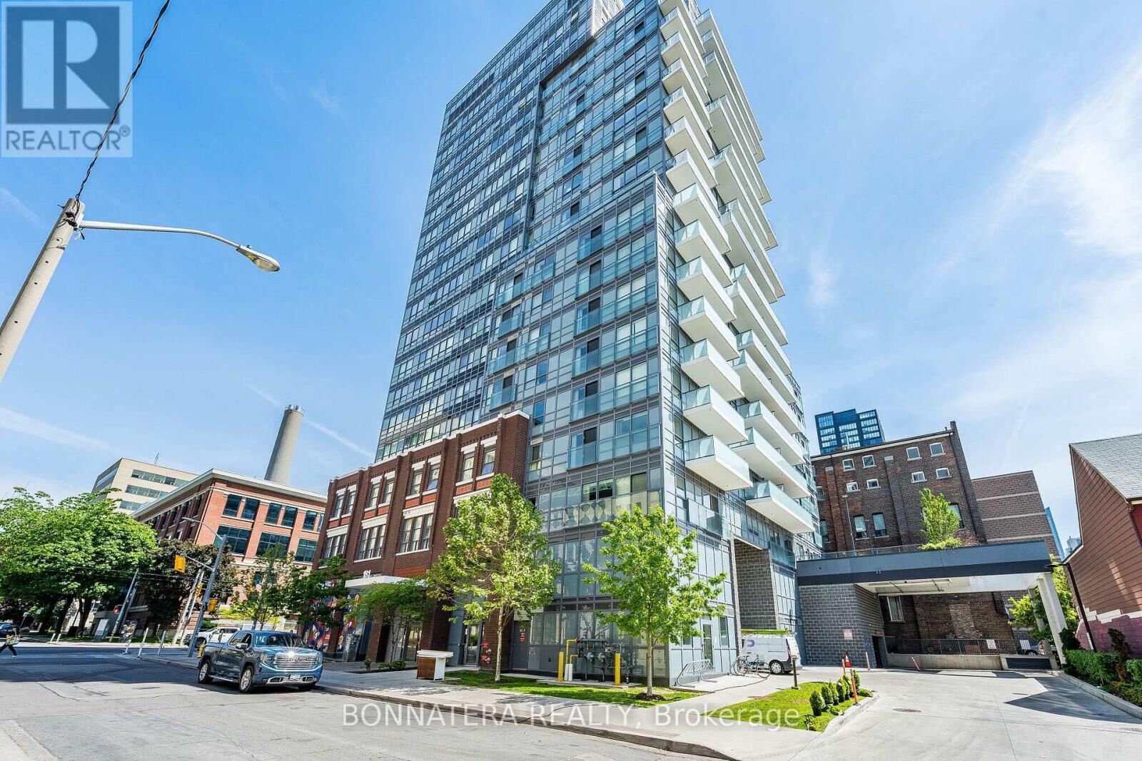 Property Photo:  181 Huron Street 701  ON M5T 2B6 