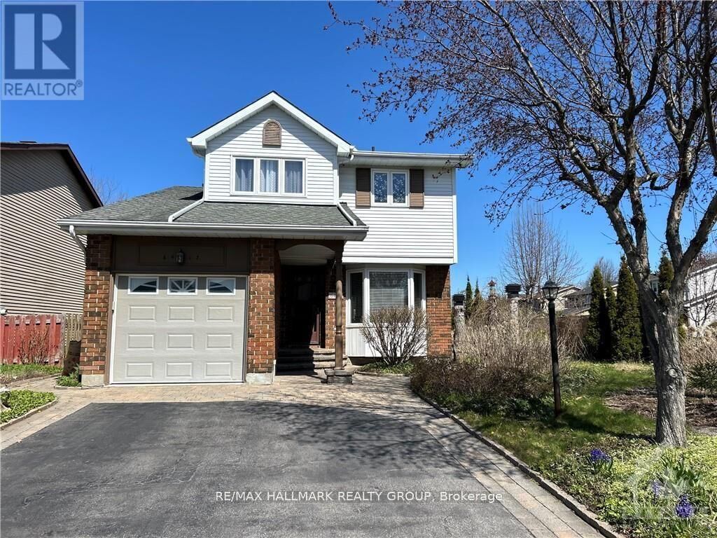 Property Photo: 6417 Loire Drive ON K1C 3H1
