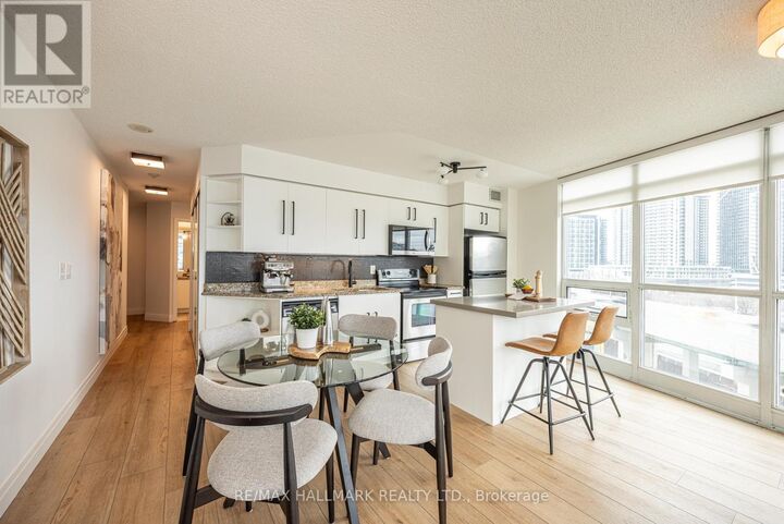 Property Photo:  231 Fort York Boulevard 1120  ON M5V 1B2 