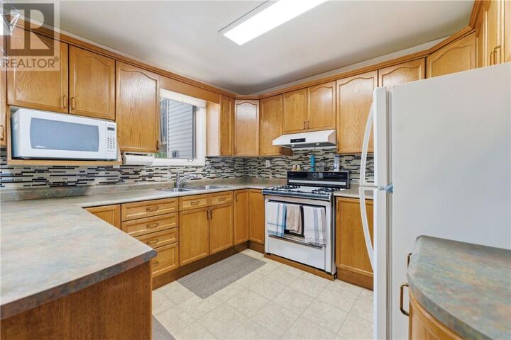 Property Photo:  475 Pine Street  ON P3C 1Y3 