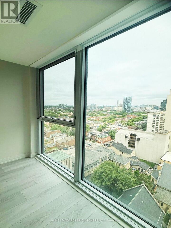 Property Photo:  280 Dundas Street 1613  ON M5T 0E3 