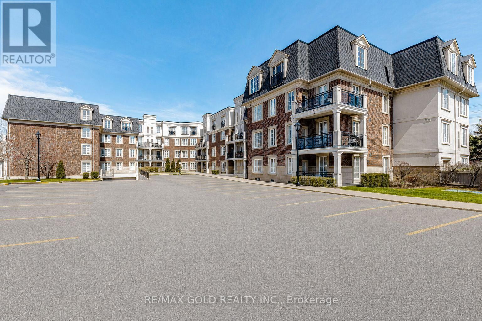 Photo de la propriété: 3351 Cawthra Road 223 ON L5A 4N5