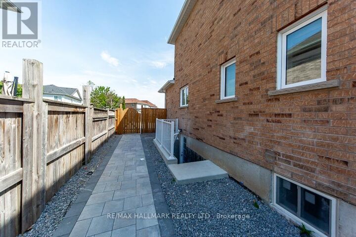 Property Photo:  114 Medland Avenue  ON L1P 1T5 