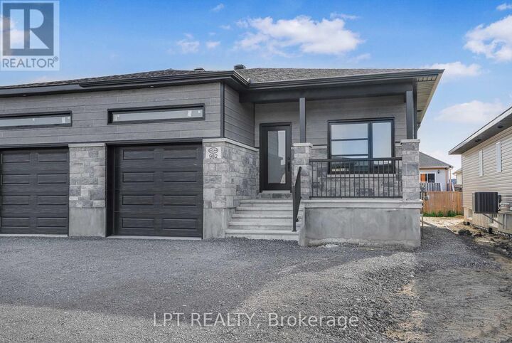 Property Photo:  978 Katia Street Unit B  ON K0A 2M0 