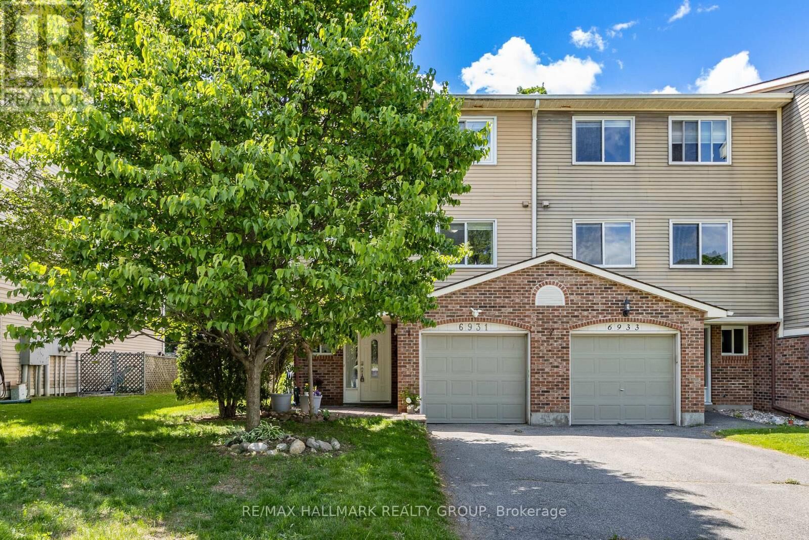 Property Photo:  6931 Du Bois Avenue  ON K1C 5L4 