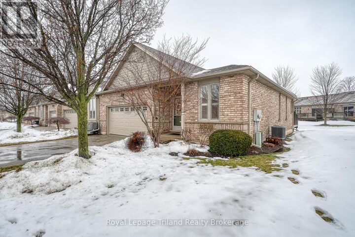 Property Photo:  570 Spitfire Street 54  ON N4T 0C2 