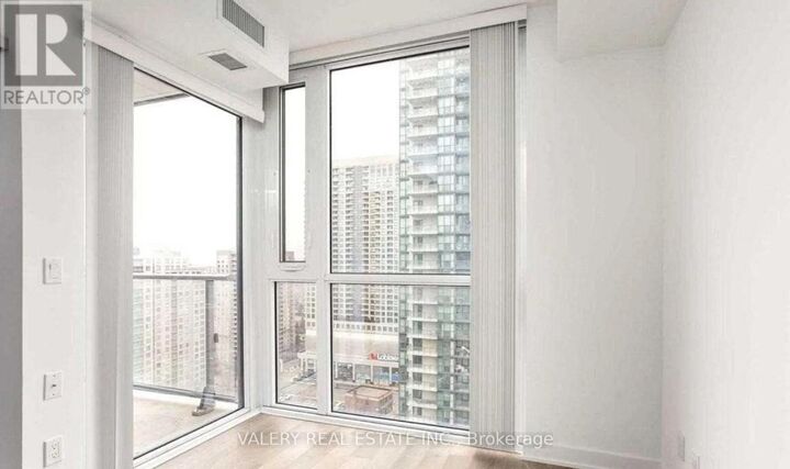 Property Photo:  5180 Yonge Street  ON M2N 0K5 