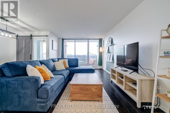 Property Photo:  85 Emmett Avenue 2008  ON M6M 5A2 