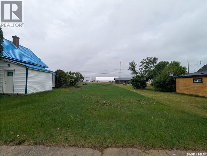 Property Photo:  209 Lerew Street  SK S0K 4N0 