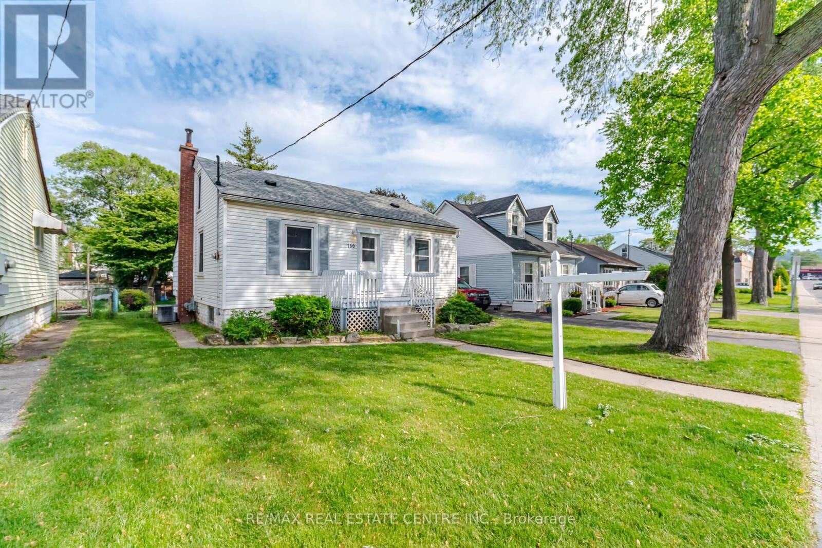 Photo de la propriété:  180 Oak Avenue  ON L8L 5N1 