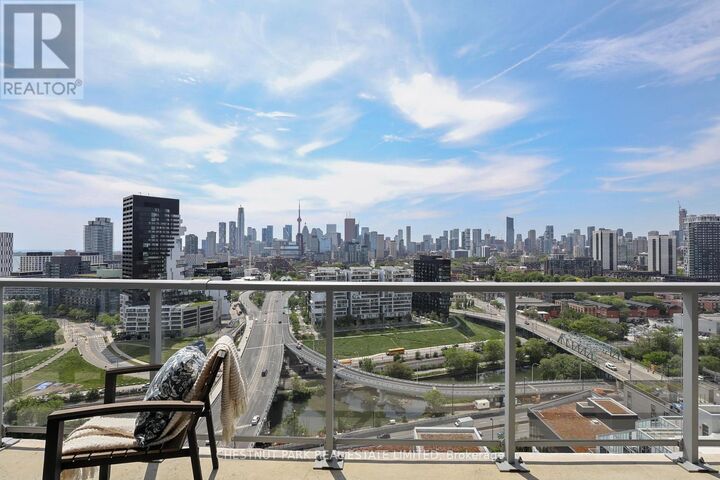 Property Photo:  15 Baseball Place 2005  ON M4M 0E6 