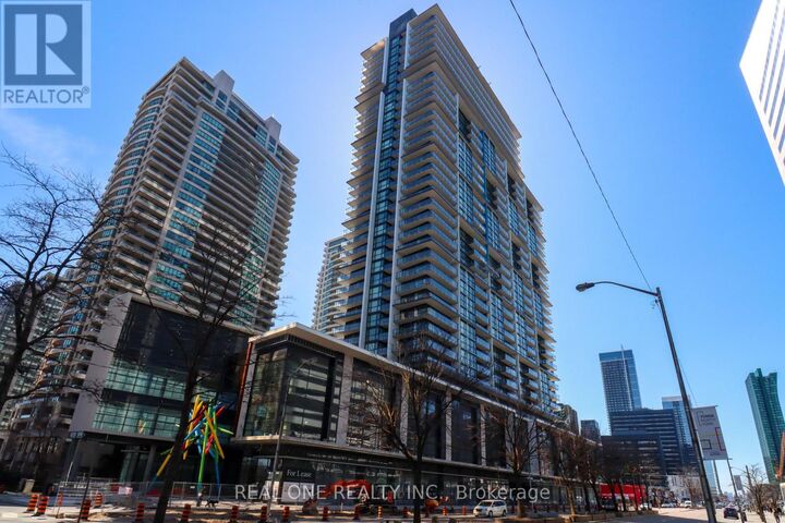 Property Photo:  4955 Yonge Street 2316  ON M2N 0L8 