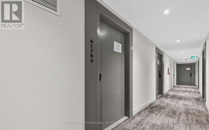 Property Photo:  3079 Trafalgar Road 1005  ON L6H 8C5 