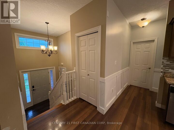 Property Photo:  11 Jacklin Court  ON N5P 0C3 