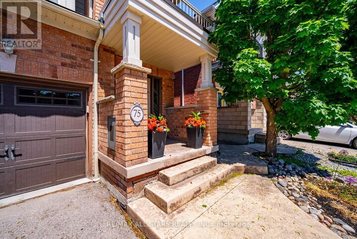 Property Photo:  75 Northwest Passage Avenue  ON L4A 0T2 