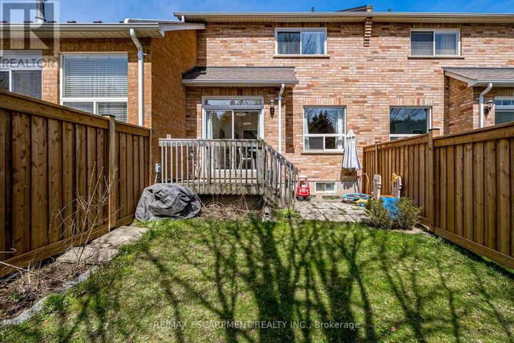Property Photo:  10 Davidson Boulevard 24  ON L9H 7N9 