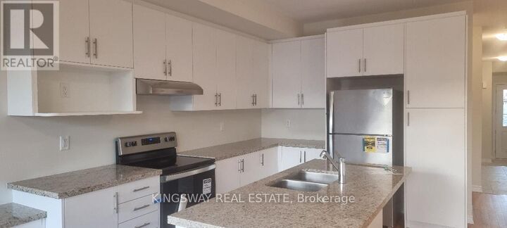Property Photo:  2082 Coppenwood Common  ON L7P 0V8 