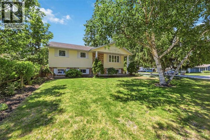 Property Photo:  315 Willow Crescent  ON N0N 1G0 