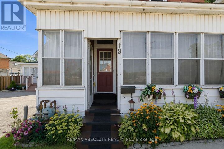 Property Photo: 19 Leeds Street ON K7A 2M6