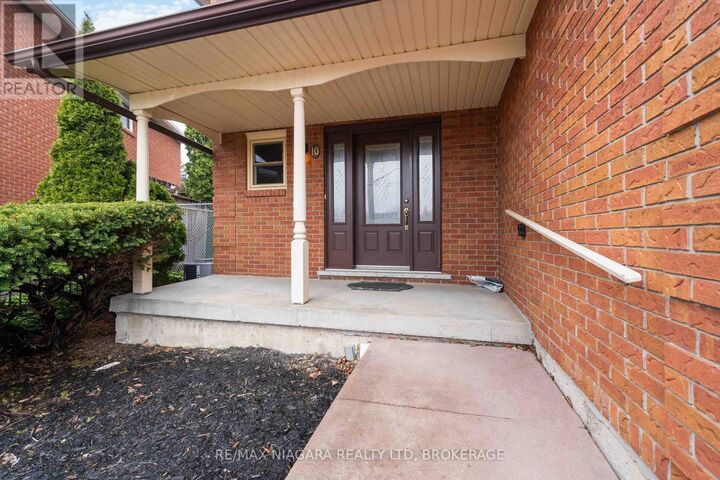 Property Photo:  10 Donegel Place  ON L9A 4Z6 