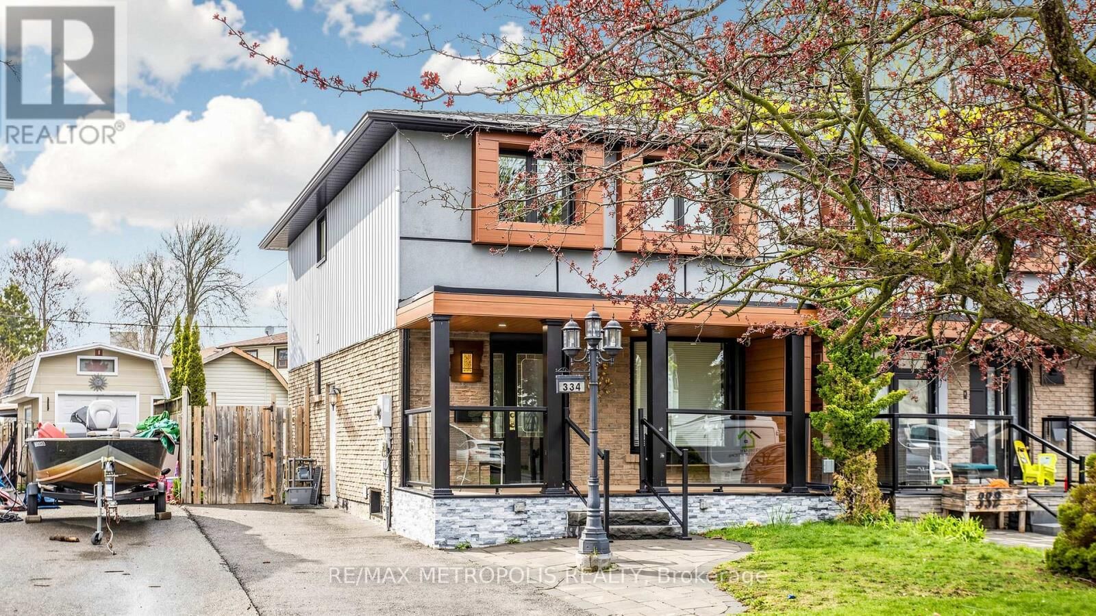 Property Photo:  334 Killarney Court  ON L1J 6C7 