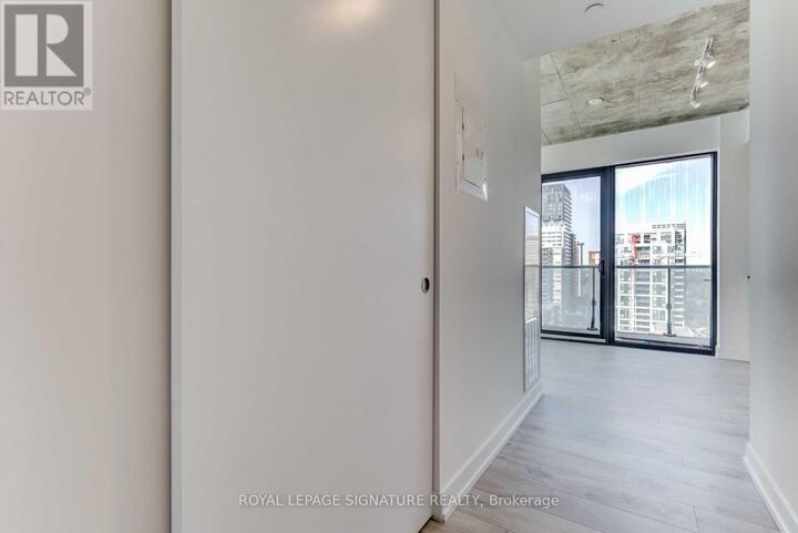 Property Photo:  161 Roehampton Avenue 903  ON M4P 0C8 