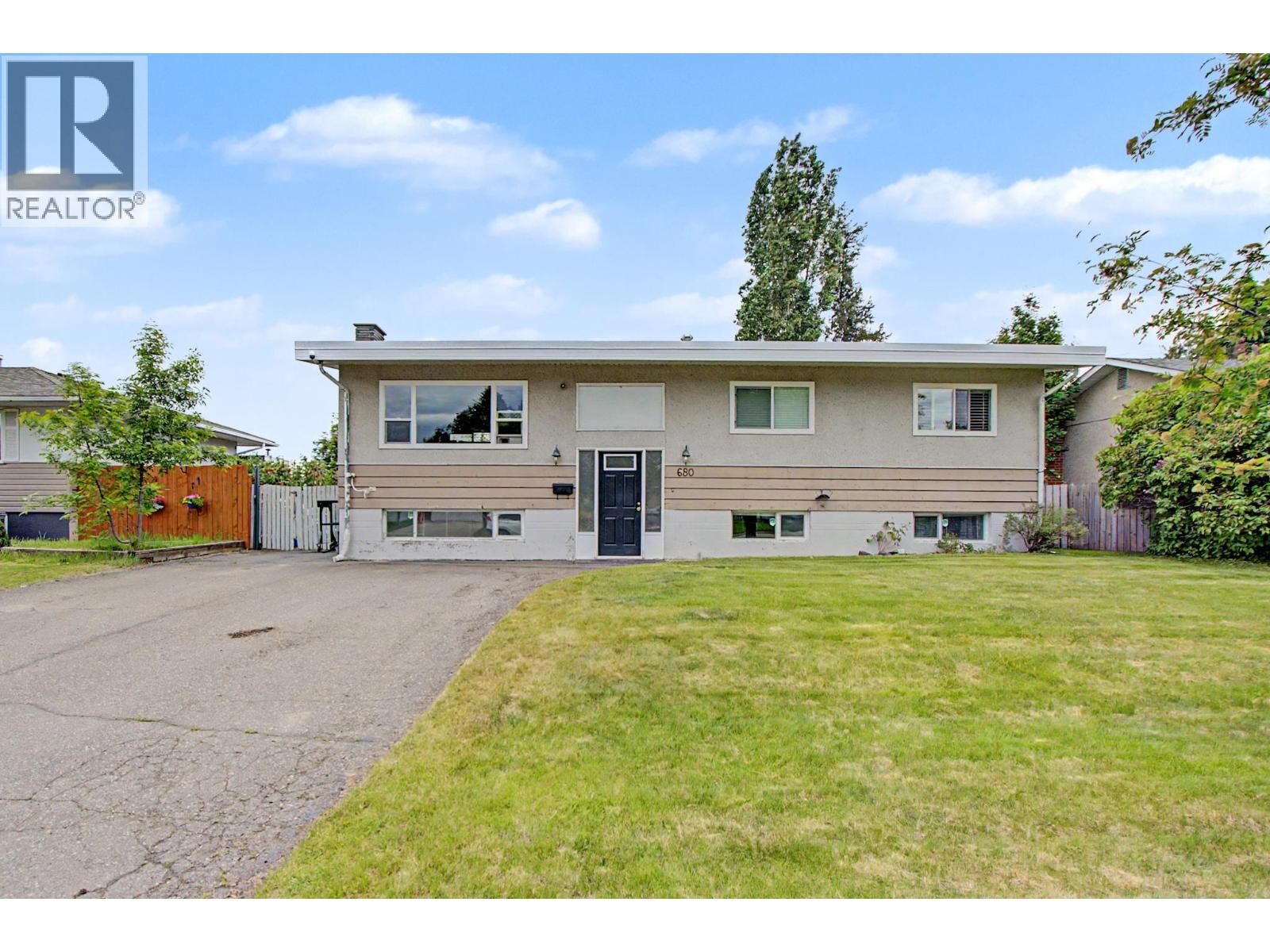Property Photo:  680 Union Street  BC V2M 3S5 