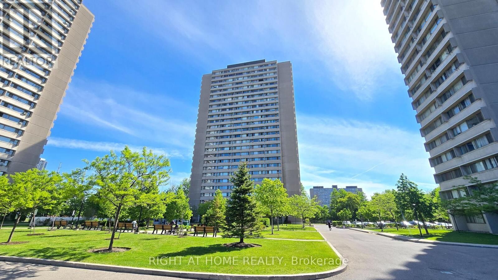 Property Photo:  725 Don Mills Road 2108  ON M3C 1S8 