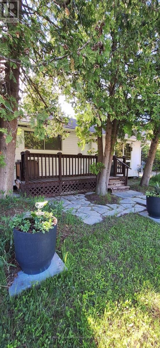 Property Photo:  610 Second Avenue South  ON N0H 2G0 