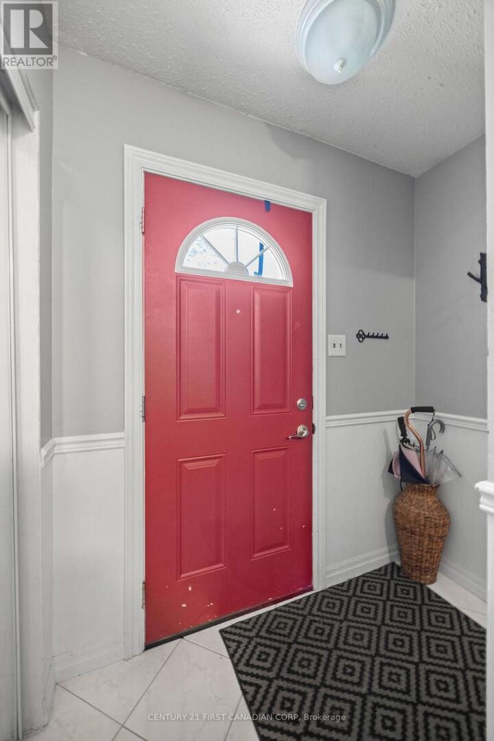 Property Photo:  453 Wilkins Street  ON N6C 5B5 