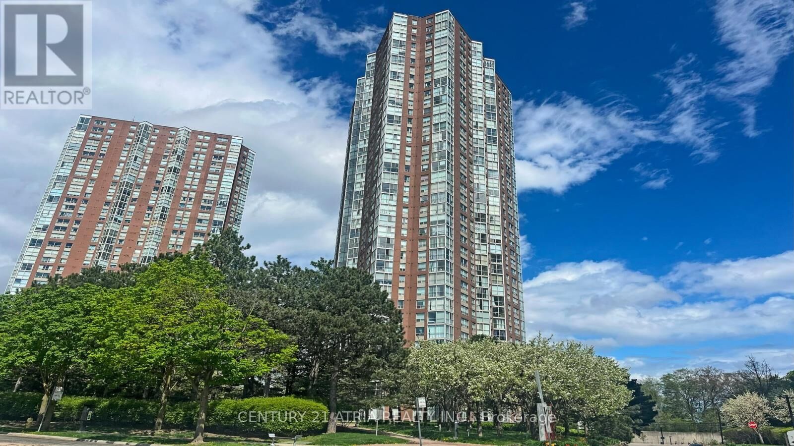 Property Photo: 5 Concorde Place 2502 ON M3C 3M8
