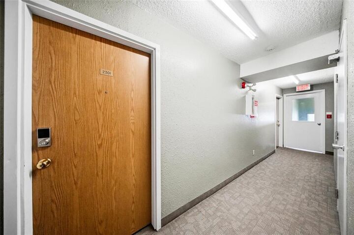 Property Photo: 100 Plaza Drive MB R3T 5K8