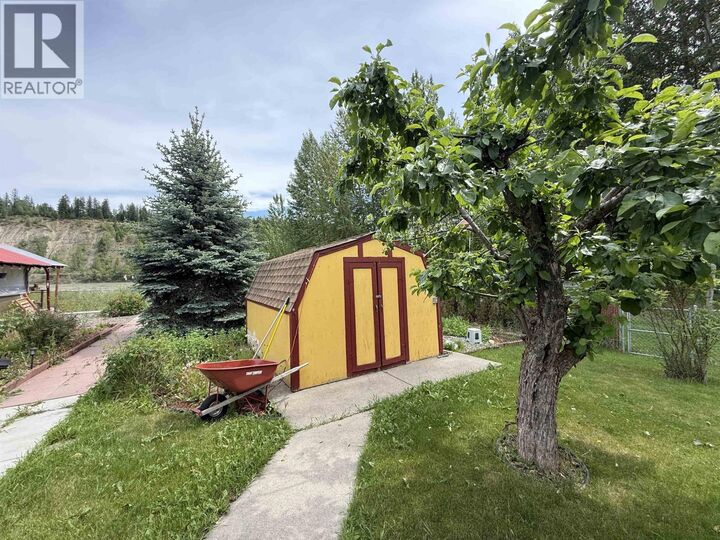 Property Photo: 894 Rolph Street BC V2J 3M1
