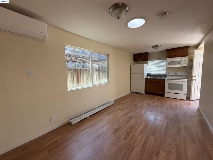 Property Photo:  372 6th Ave  CA 94025 