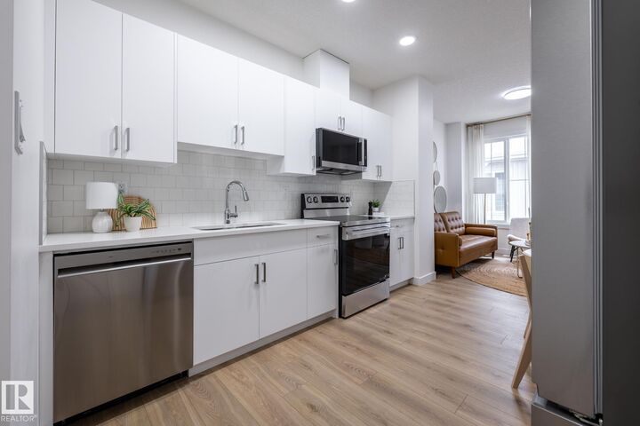 Property Photo: 7020 Keswick Common SW 55 AB T6W 5P8